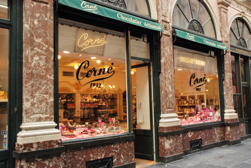 boulangerie-FREJUS-min_chocolate_chocolaterie_shop_luxury_chic_gallery_brussels_belgium-558146