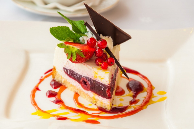 boulangerie-FREJUS-min_the_cake_dessert_eating_bun_colorful_sweet_dish_taste_cake_with_cream-941034